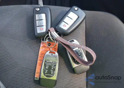 2016 Nissan Rogue S/Sl/Sv z USA, uszkodzony, nr VIN KNMAT2MVXGP670900